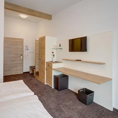 Vinotel Heinz J. Schwab Estalagem *